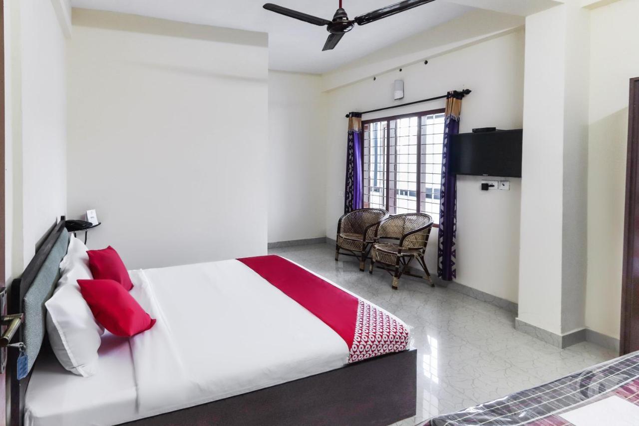 Oyo 49244 Green Castle Residency Hotel Nedumkandam Kültér fotó