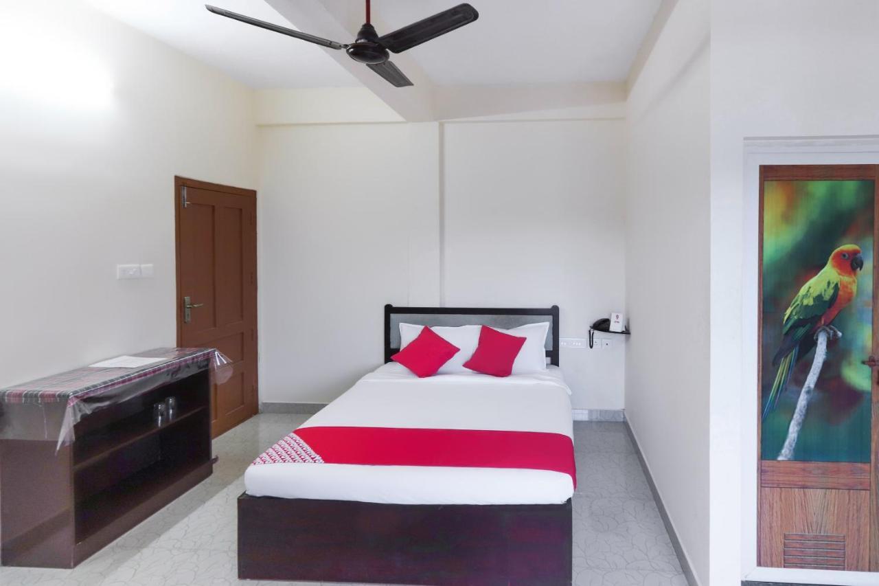 Oyo 49244 Green Castle Residency Hotel Nedumkandam Kültér fotó