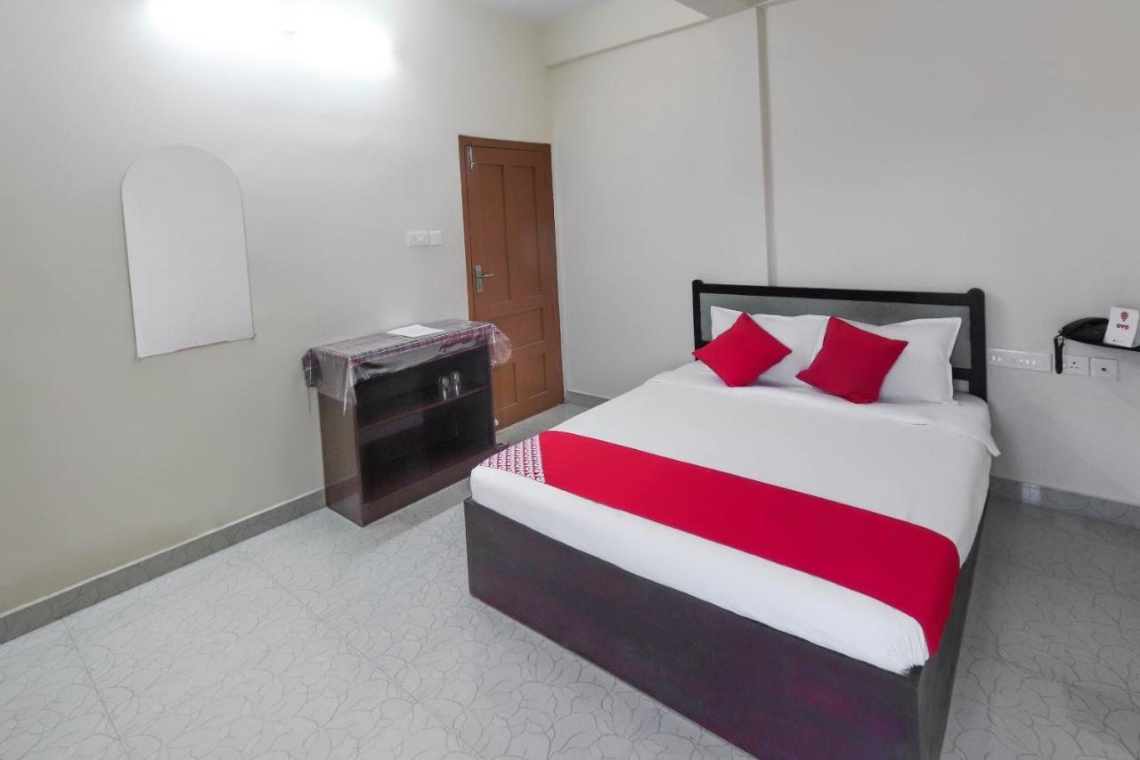 Oyo 49244 Green Castle Residency Hotel Nedumkandam Kültér fotó