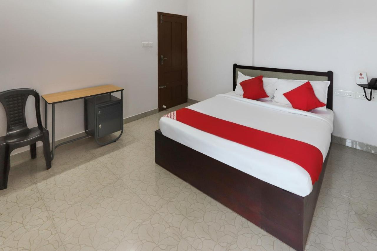 Oyo 49244 Green Castle Residency Hotel Nedumkandam Kültér fotó