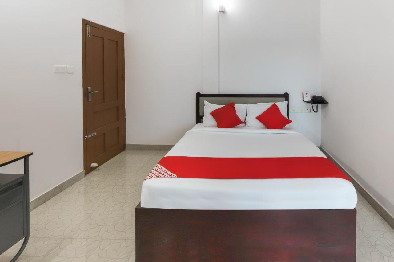 Oyo 49244 Green Castle Residency Hotel Nedumkandam Kültér fotó